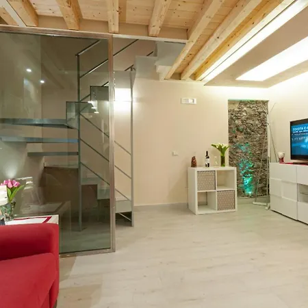 Center 1 Apartment *